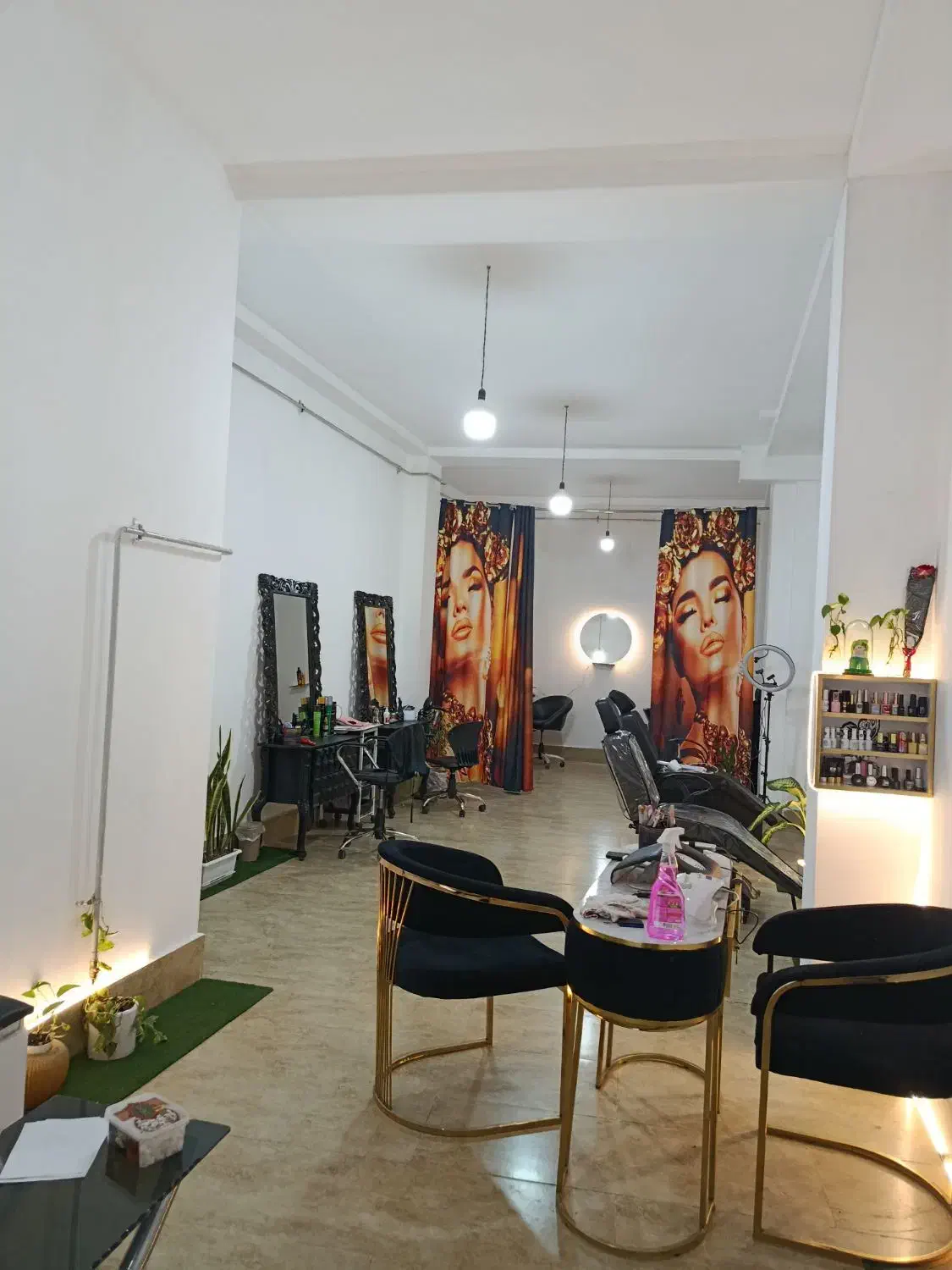 همکاری در سالن زیبایی|استخدام درمانی، زیبایی، بهداشتی|آزادشهر, |دیوار