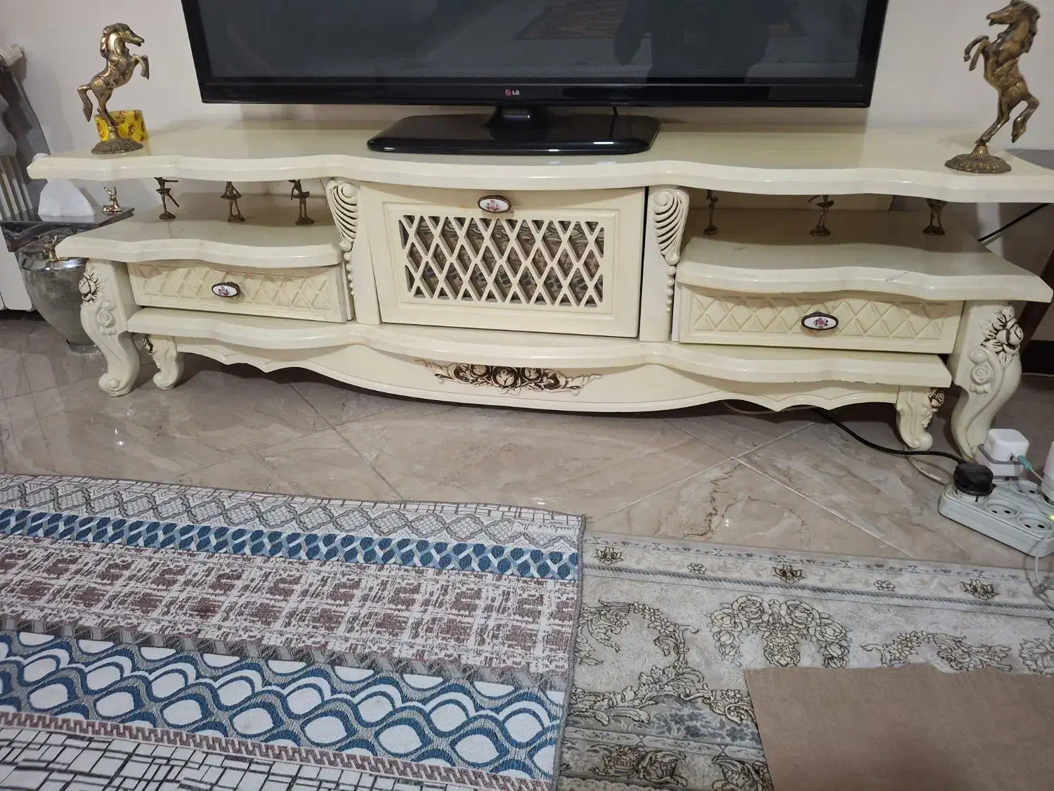 میز تلوزیون|میز تلویزیون|تهران, آهنگران (سراسیاب دولاب)|دیوار