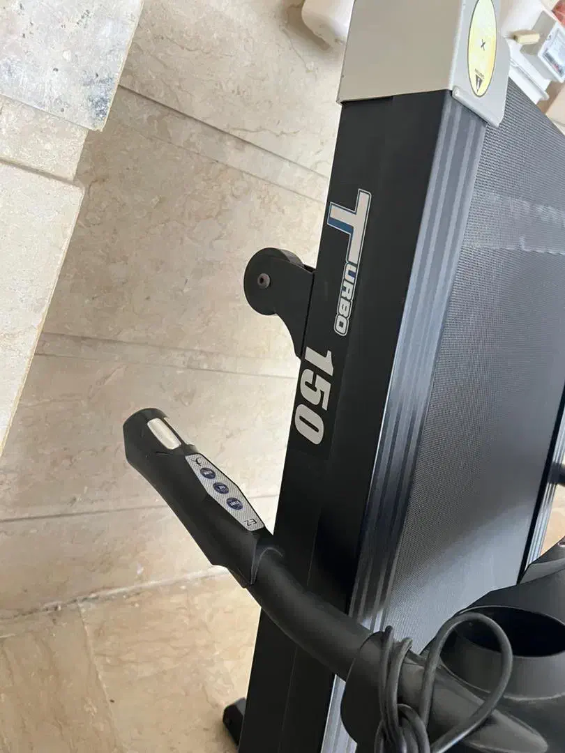 تردمیل توربو ۱۵۰ در حد نوو کاملا سرویس شده|تجهیزات ورزشی|آمل, |دیوار