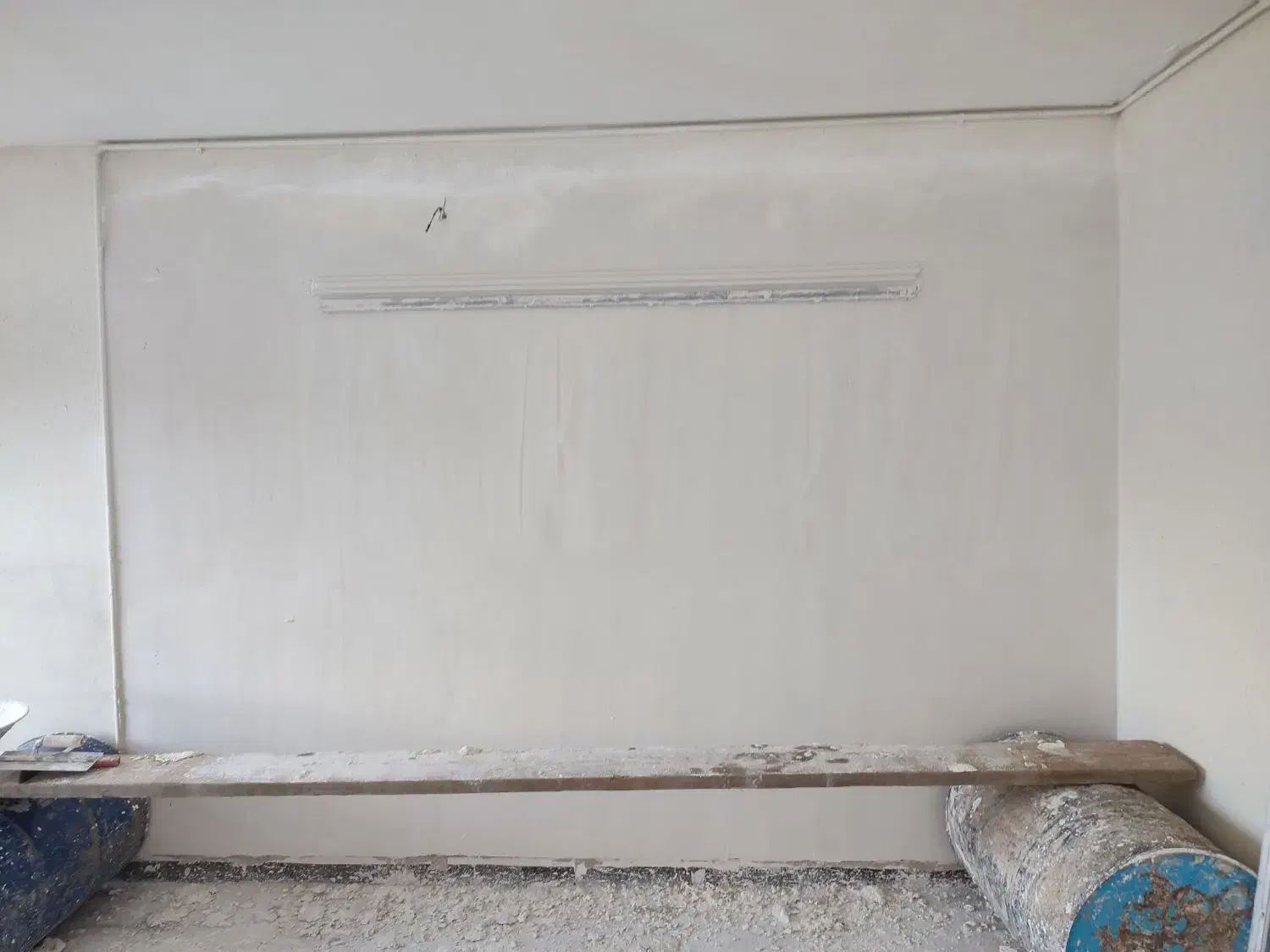 گچکاری ونقاشی کارهای تعمیراتی لکه گیری خورده کاری|خدمات پیشه و مهارت|لنجان, |دیوار