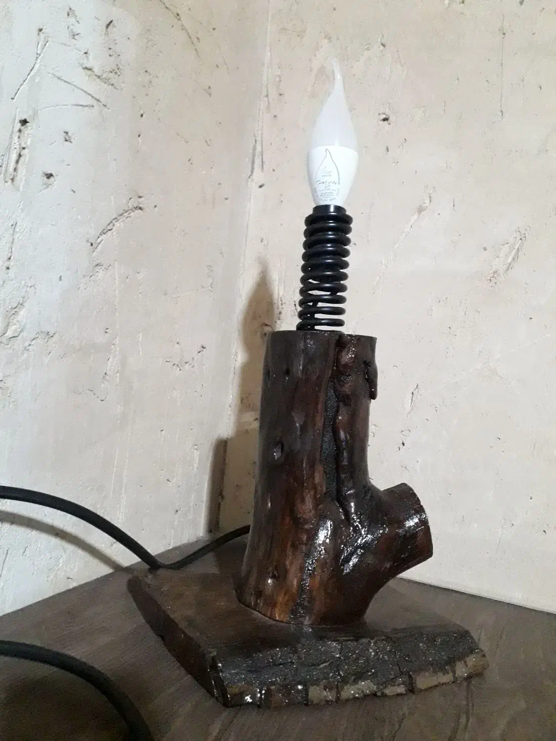 چراغ خواب چوبی|چراغ خواب و آباژور|مشکین‌دشت, |دیوار