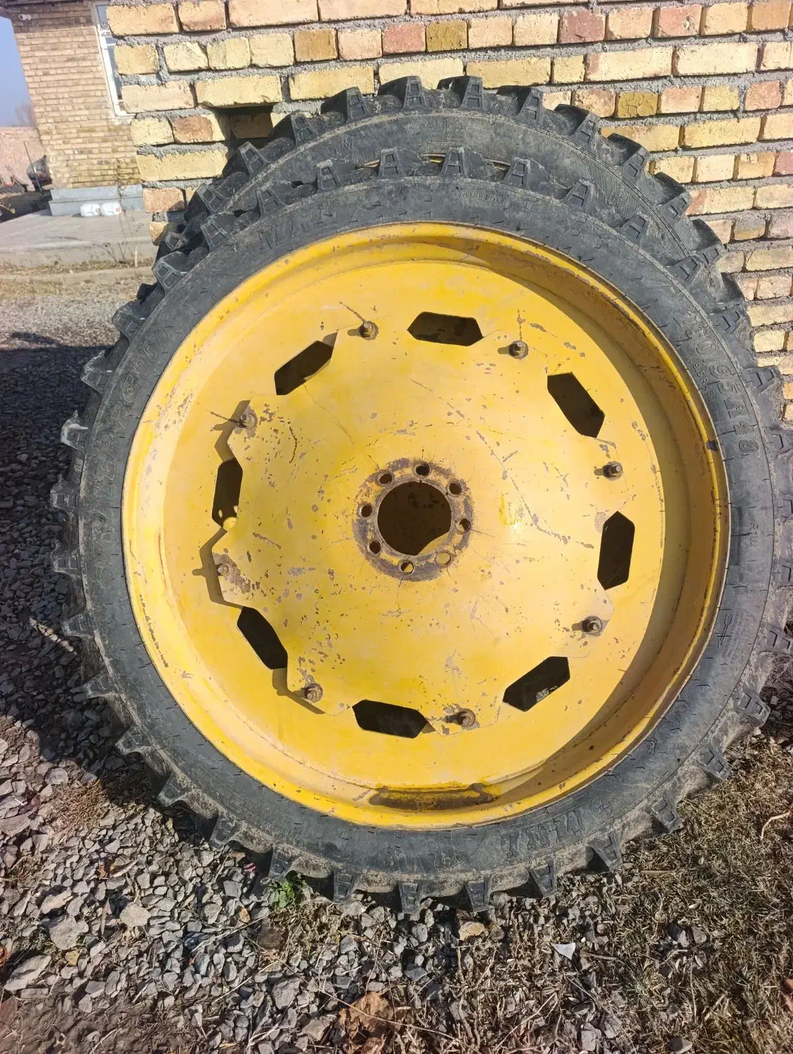 تراکتور لاستیک باریک|قطعات یدکی و لوازم جانبی|ارومیه, |دیوار