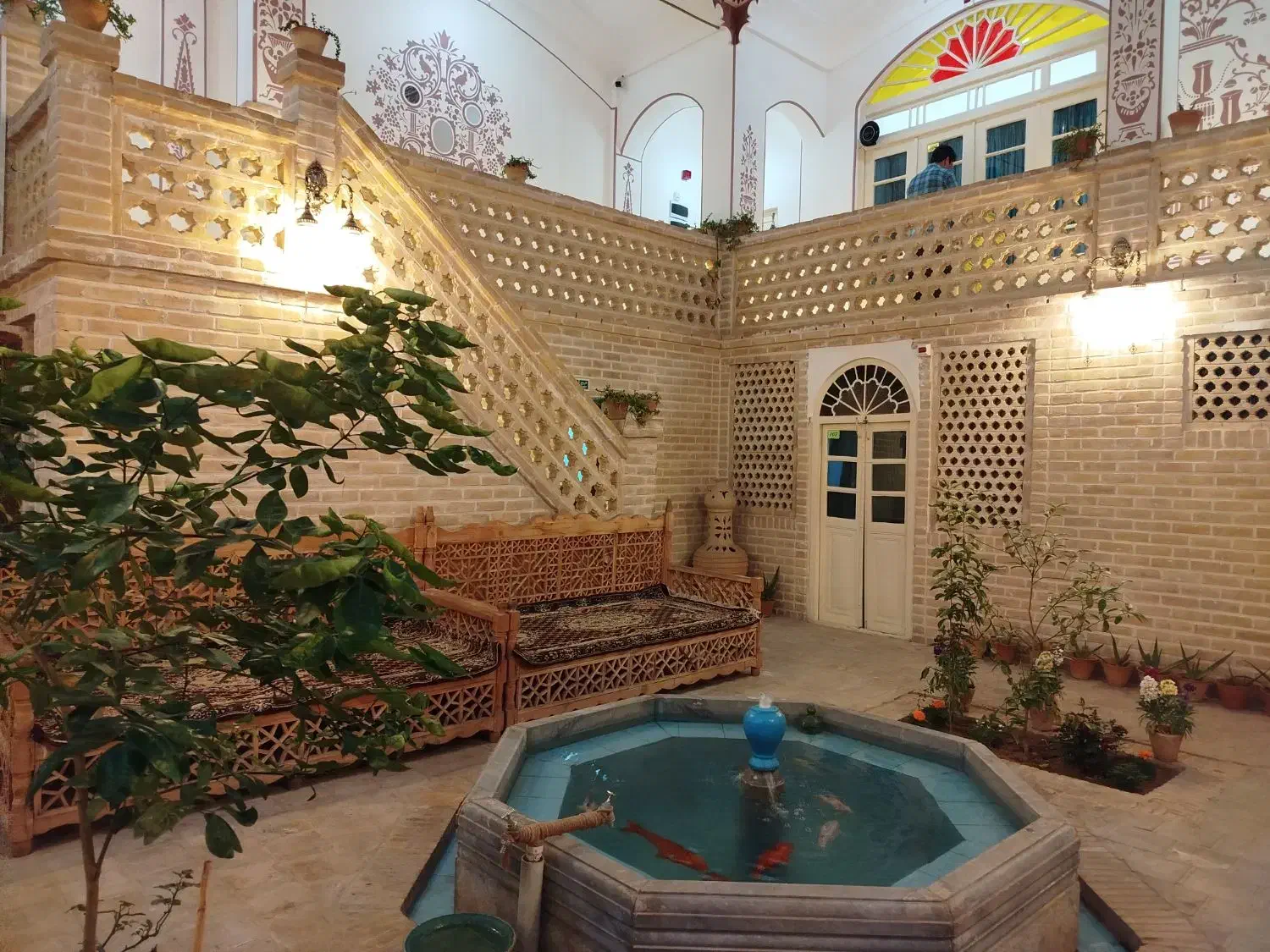 اقامتگاه بومگردی سوییت هتل سنتی عمارت چهارباغ|اجارهٔ کوتاه‌مدت آپارتمان و سوئیت|کاشان, حاج جمال|دیوار