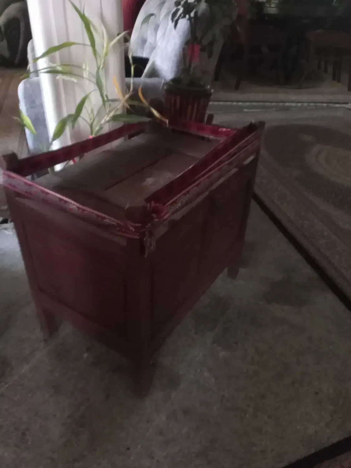 صندوق چوبی بسیار قدیمی|کلکسیون اشیاء عتیقه|رودسر, |دیوار