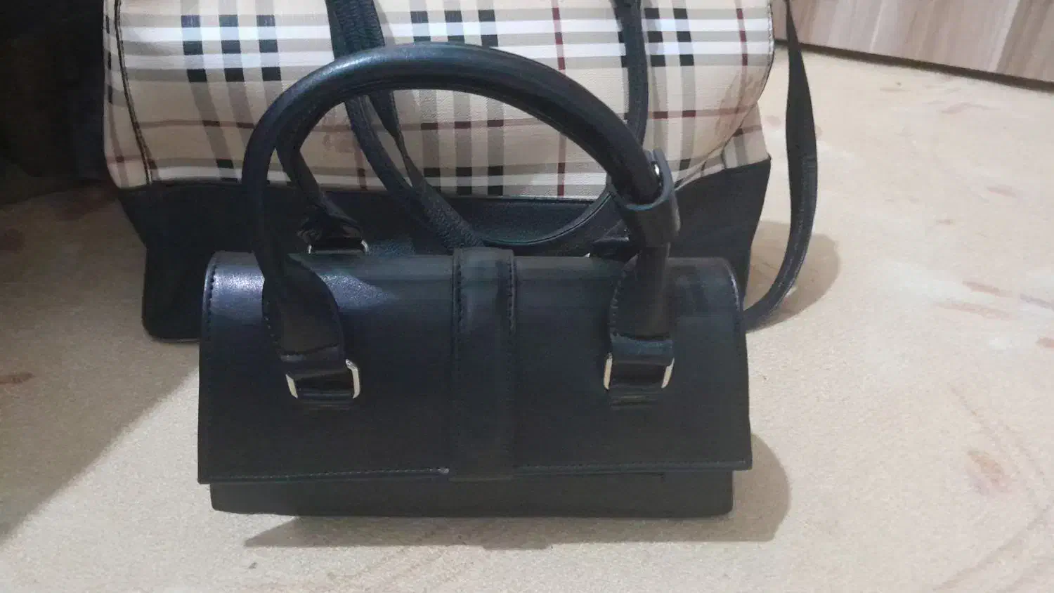 کیف|کیف، کفش، کمربند|رودسر, |دیوار