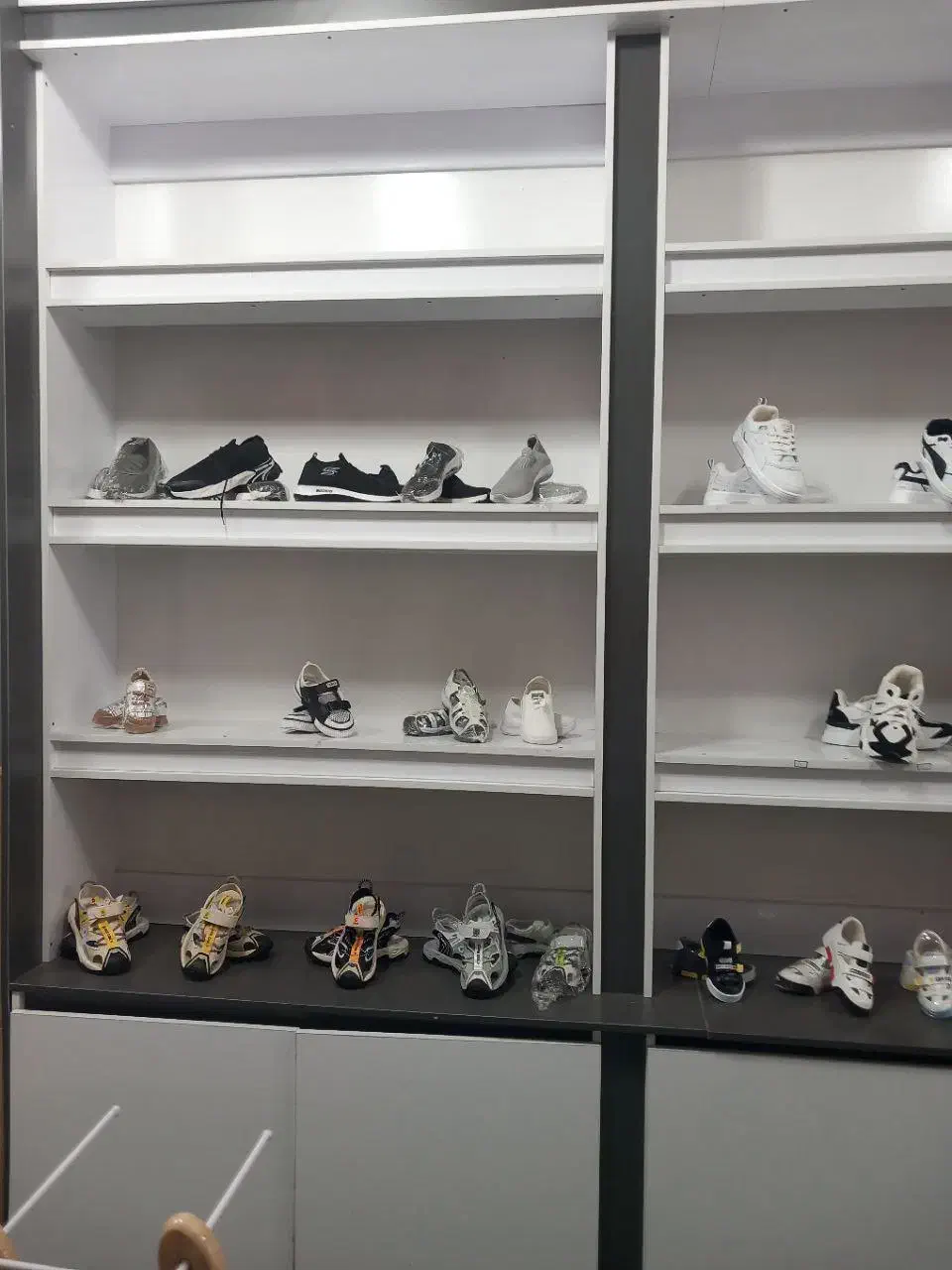 قفسه ملامینه سفید طوسی کارکرد ۲ماه|کتابخانه، شلف، قفسه‌های دیواری|املش, |دیوار