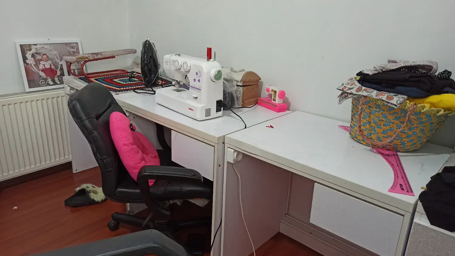 میز|میز تحریر و کامپیوتر|پرند, فاز ۵|دیوار