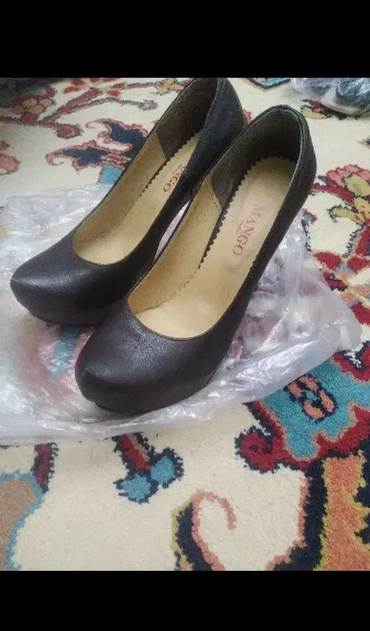 کفش بیرونی|کیف، کفش، کمربند|سراب, |دیوار