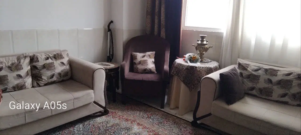 مبل راحتی|مبلمان خانگی و میز عسلی|قم, شاه سید علی|دیوار