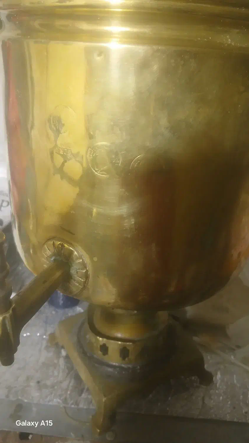 سماور بسیار قدیمی|کلکسیون اشیاء عتیقه|رزن, |دیوار