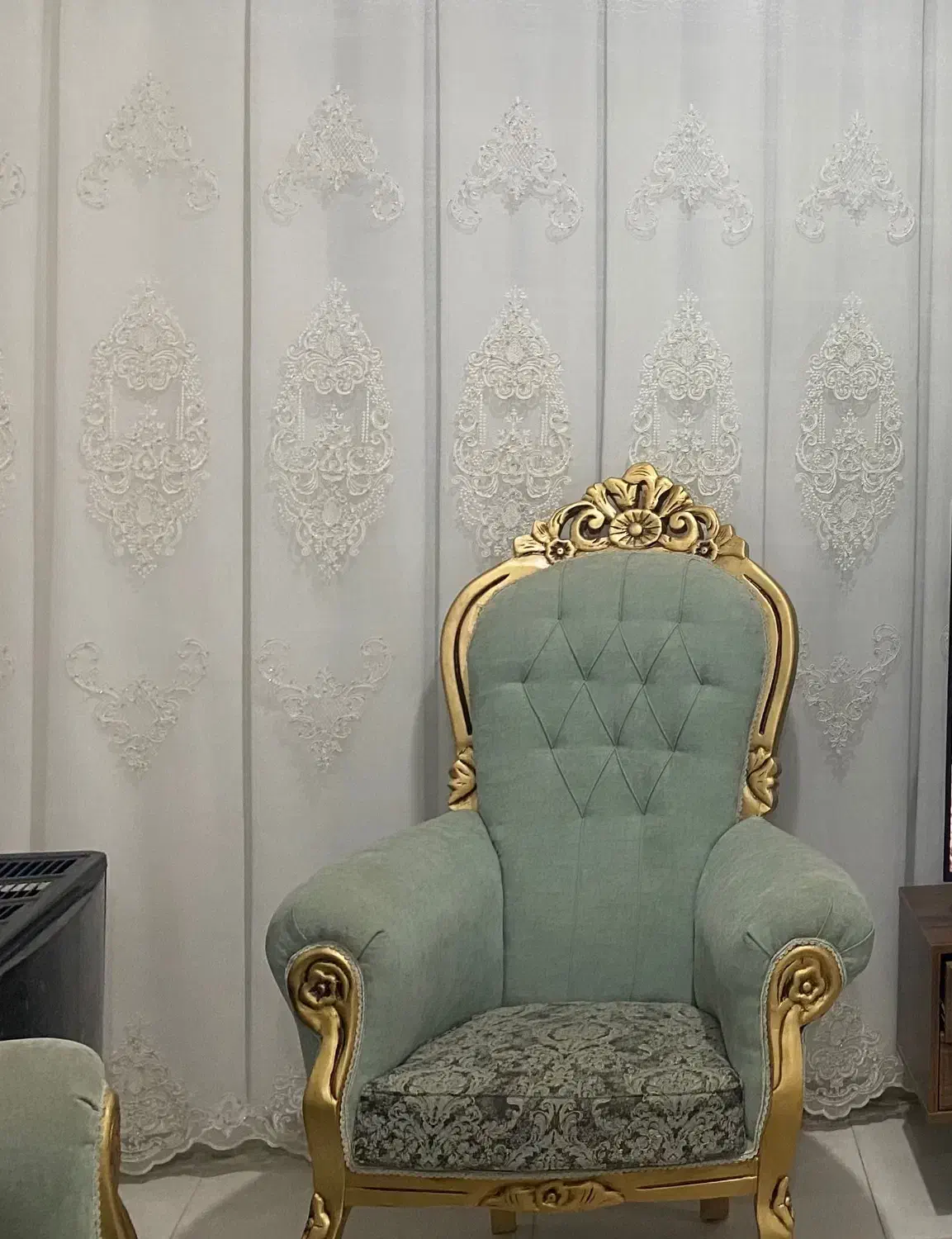 مبلمان ۹ نفره همراه ۳ عدد میز|مبلمان خانگی و میز عسلی|تربتحیدریه, باغ سلطانی|دیوار