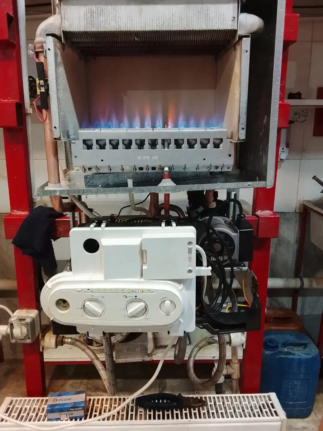 تعمیرات انواع پکیج و آبگرمکن شوفاژ رادیاتوردیواری|خدمات پیشه و مهارت|مشهد, دانشجو|دیوار