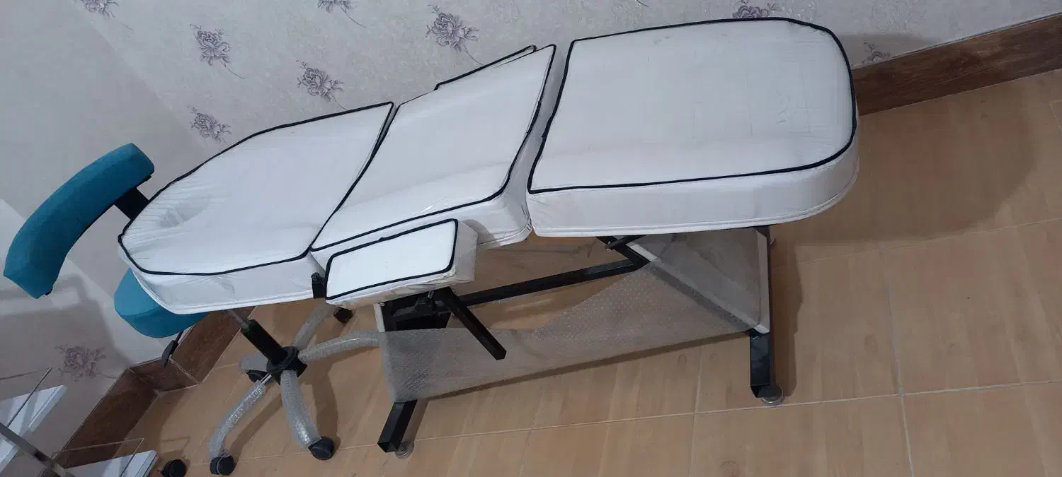 تجهیزات سالن زیبایی|آرایشگاه و سالن‌های زیبایی|گرمسار, |دیوار