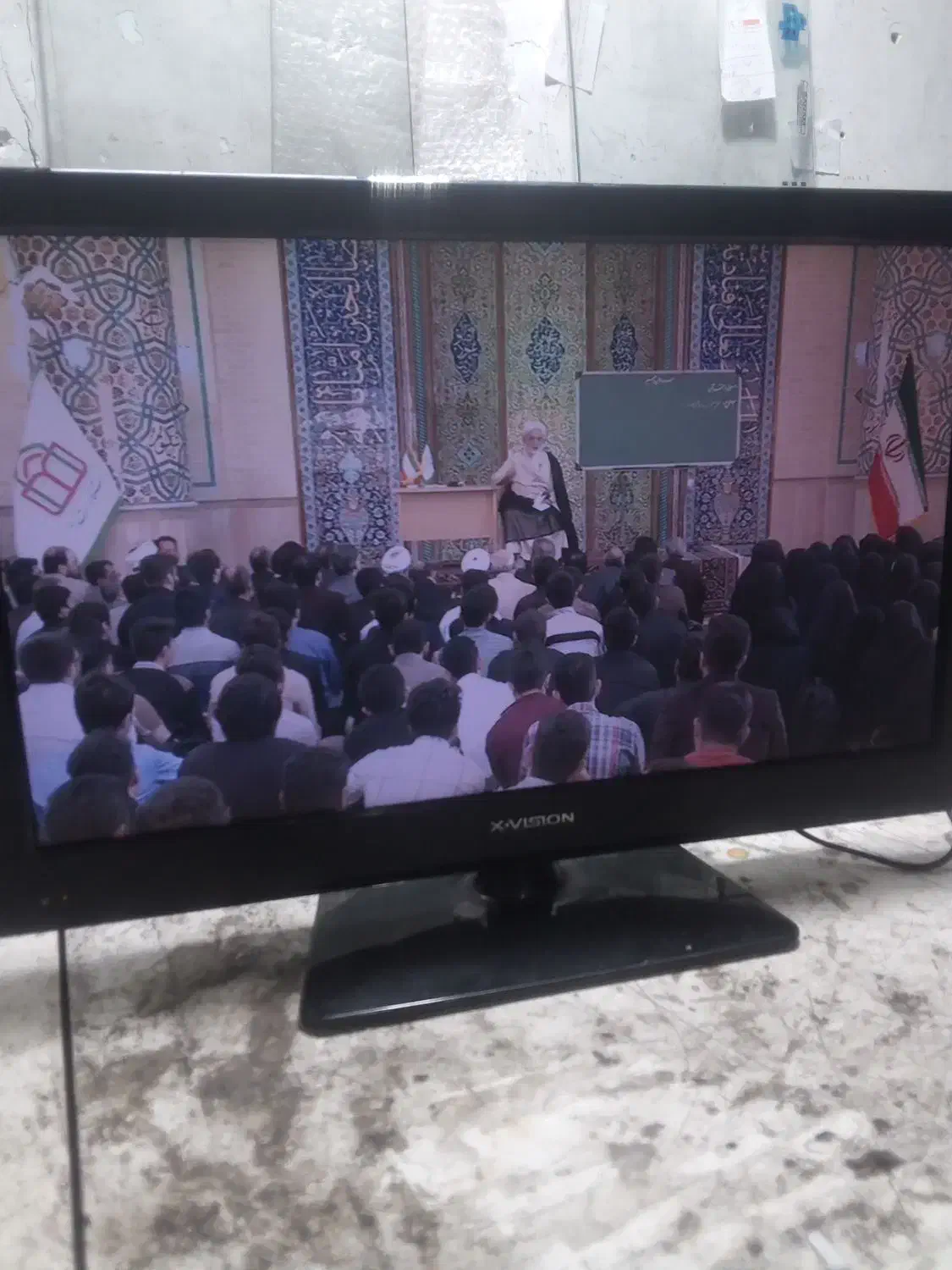 تیوی 24اینچ ال ای دی دیجیتال خور وفلش خور|تلویزیون و پروژکتور|سمنان, |دیوار