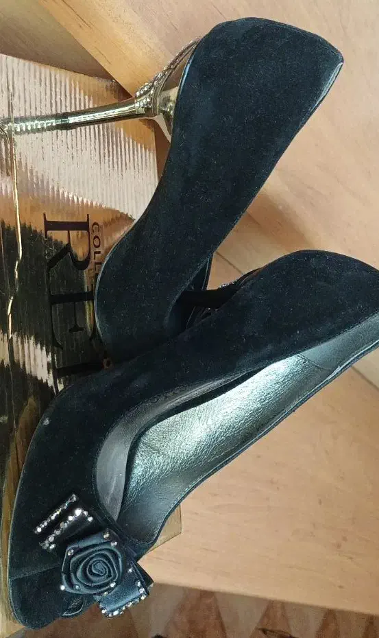 کفش مجلسی نو و شیک اصلا استفاده نشده|کیف، کفش، کمربند|کرمان, |دیوار