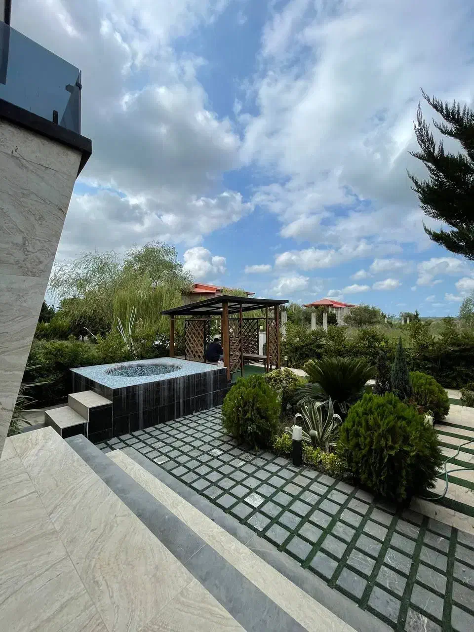 مدرن شهرکی جذاب با گیت سند شش دانگ جکوزی آلاچیق|فروش خانه و ویلا|ایزدشهر, |دیوار