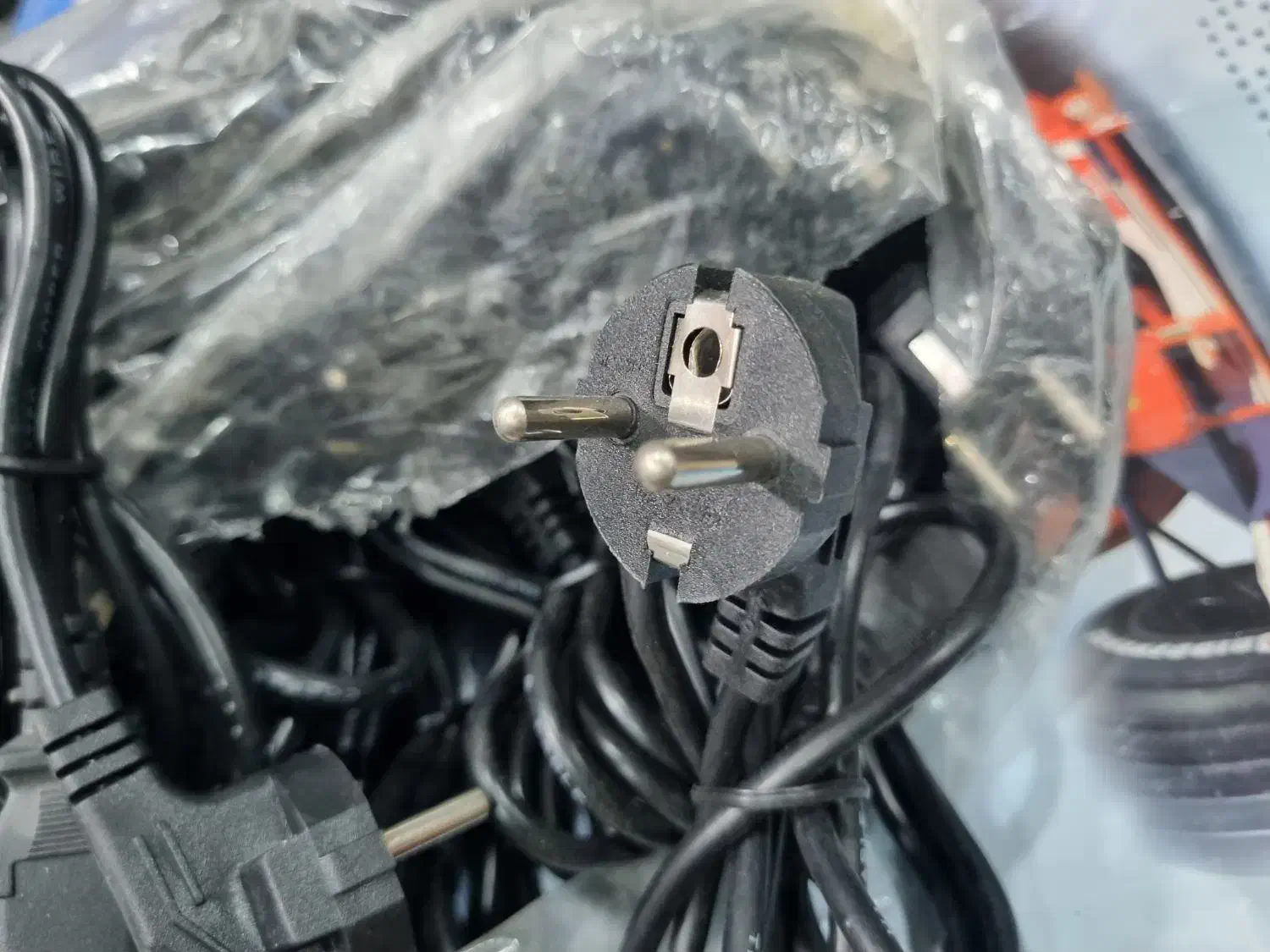 کابل پاور|قطعات و لوازم جانبی رایانه|کرج, حصارک بالا|دیوار