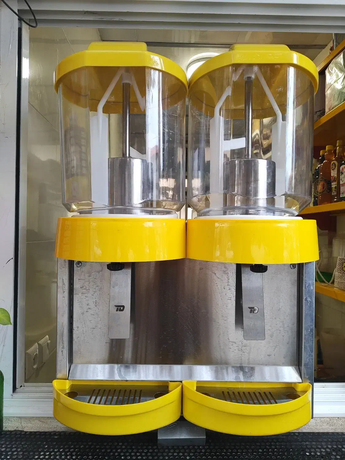 شربت سردکن دو مخزن تکنو|کافی‌شاپ و رستوران|قم, پردیسان|دیوار