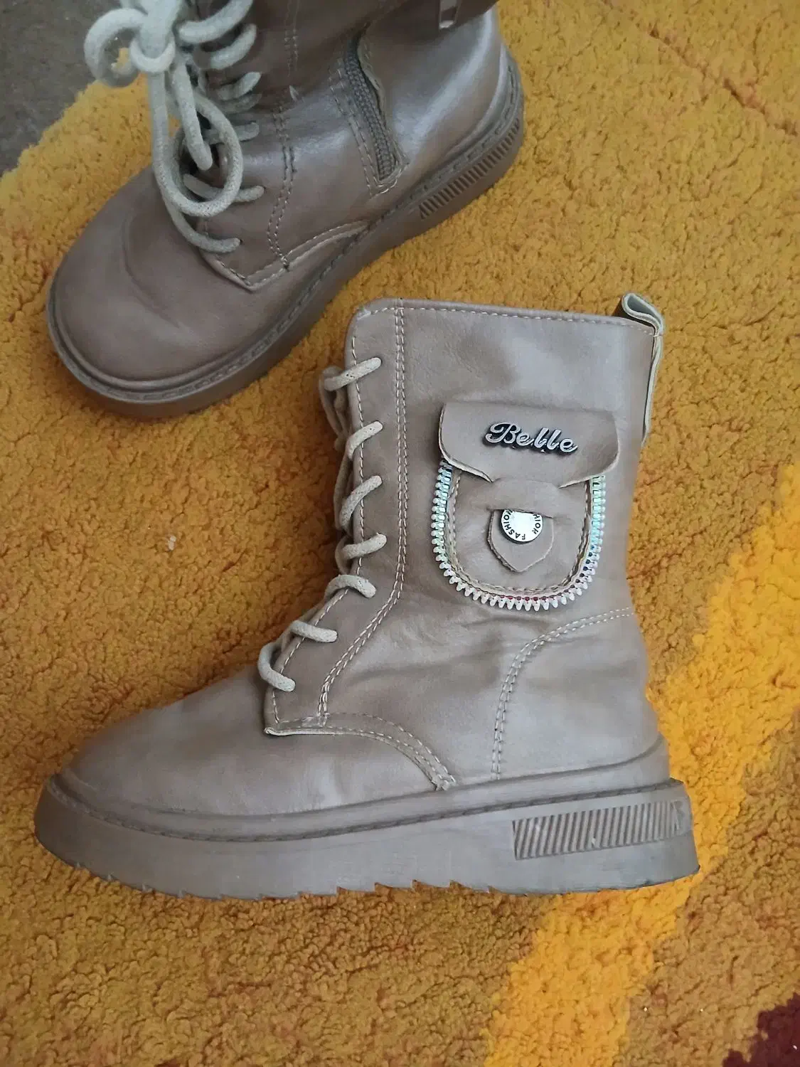 پوتین بچگانه|کفش و لباس بچه|رشت, جماران|دیوار