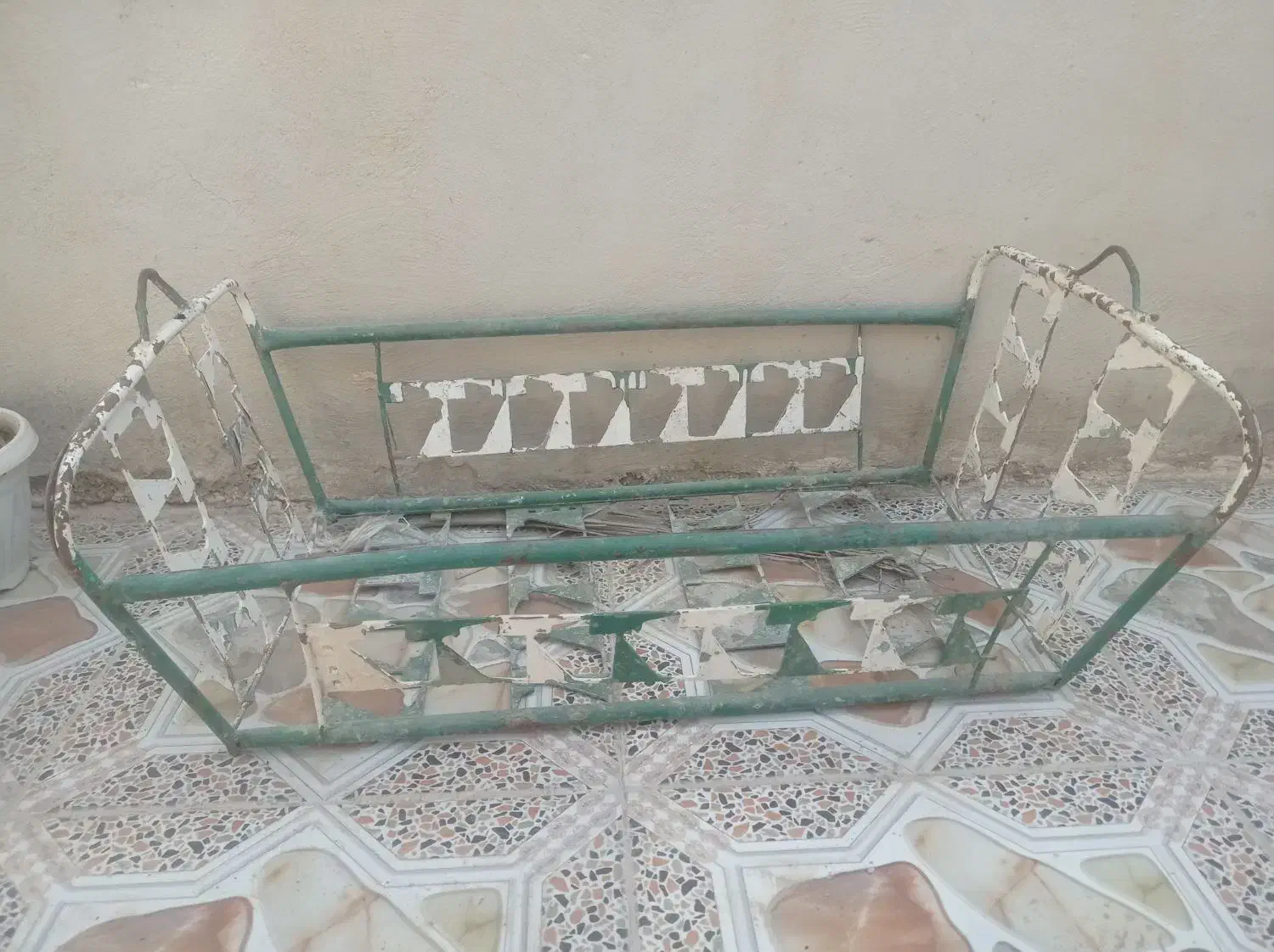 فروش گهواره یا همان حیلو خودمان|تخت و سرویس خواب|آبپخش, |دیوار