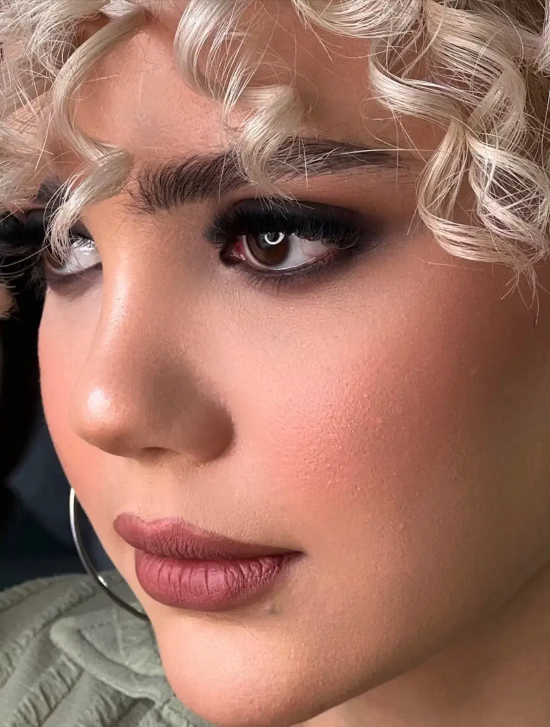 میکاپ شنیون عروس|خدمات آرایشگری و زیبایی|رشت, خمیران زاهدان|دیوار