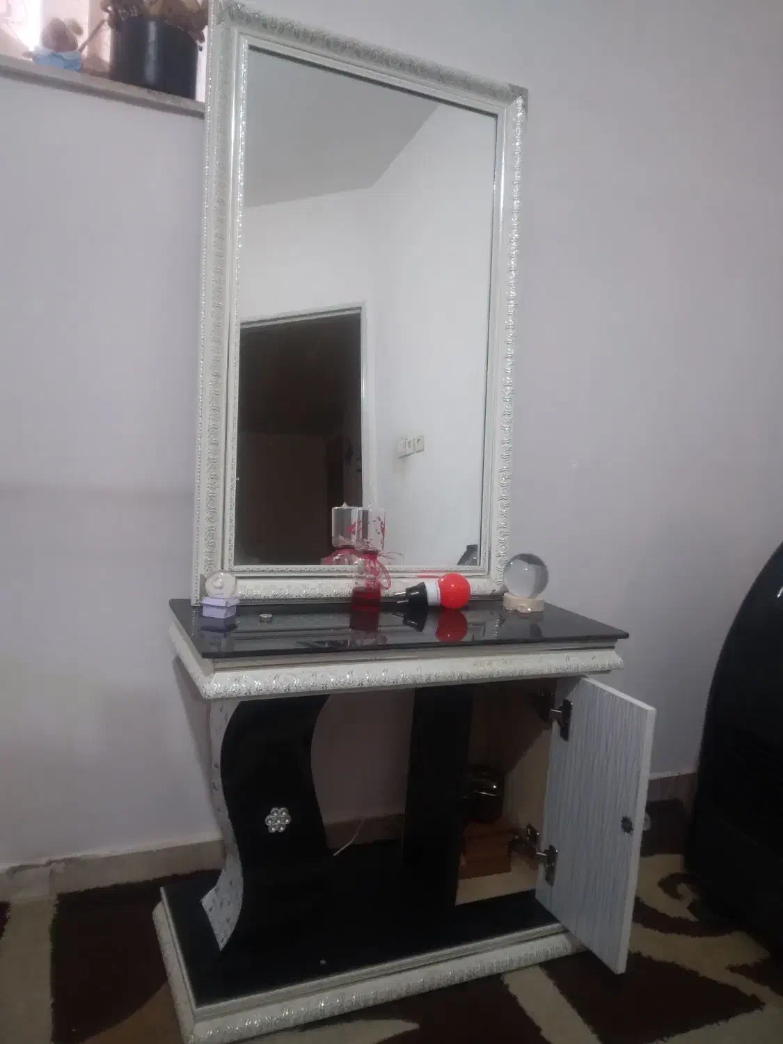 آینه|آینه|آباده, |دیوار