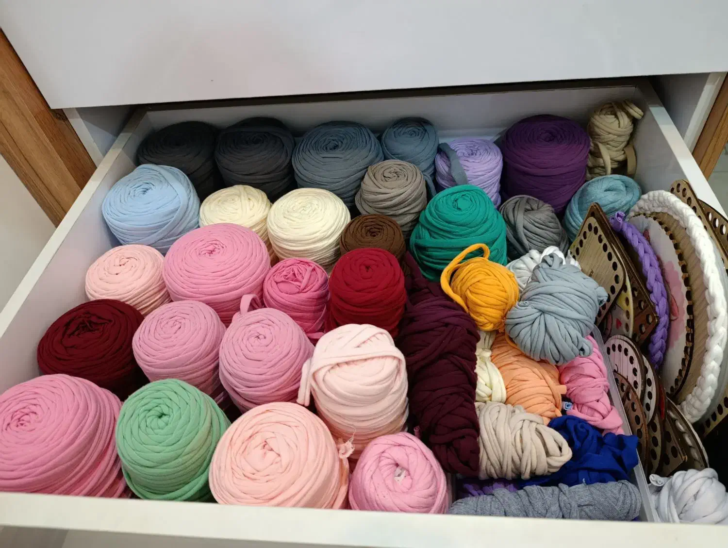 حراج نخ تریکو سبدبافی|لوازم خیاطی و بافتنی|رشت, رشتیان|دیوار