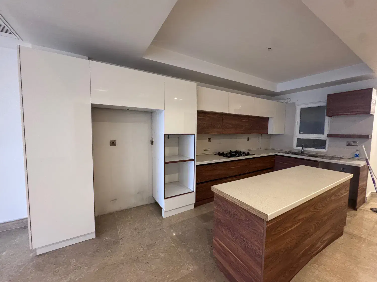 ۲۱۰ متر زعفرانیه / آصف