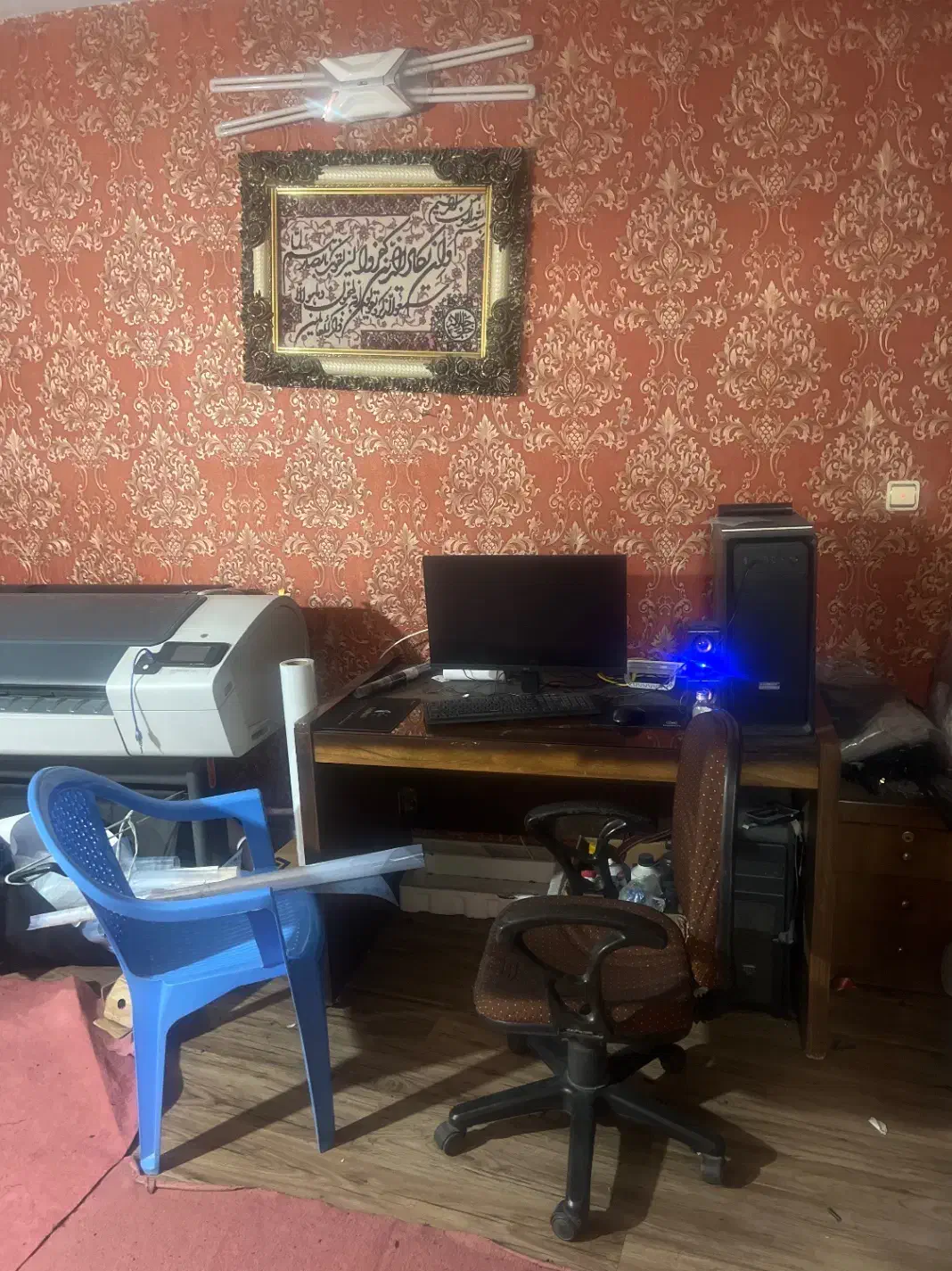 نیرو آشنا به فتوشاپ و ایلاستریتور|استخدام هنری و رسانه|رباط‌کریم, رباط‌کریم|دیوار