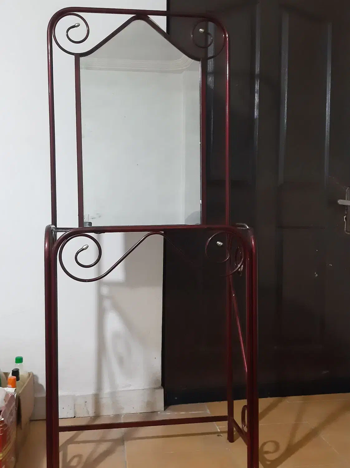 آیینه سالم|آینه|رشت, باهنر|دیوار