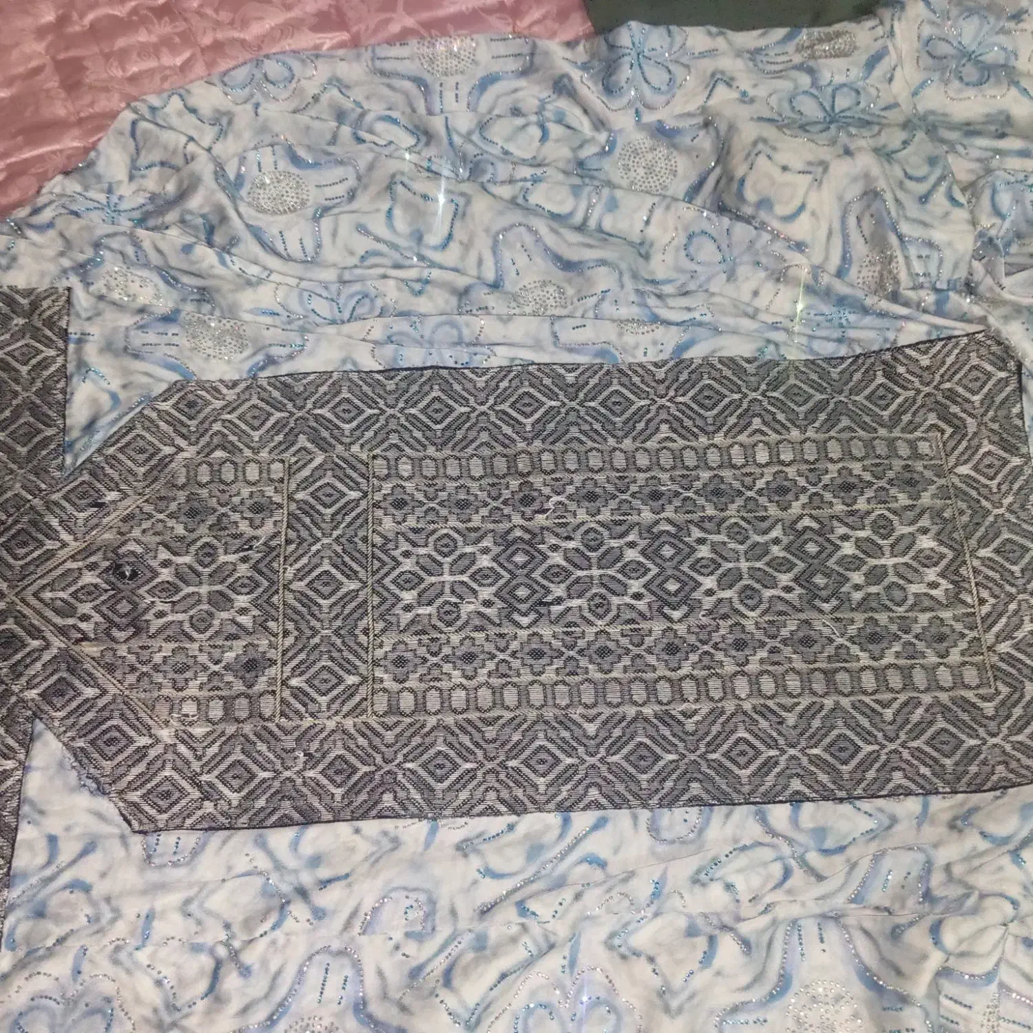 زی استین با لباس|لباس|زاهدان, |دیوار