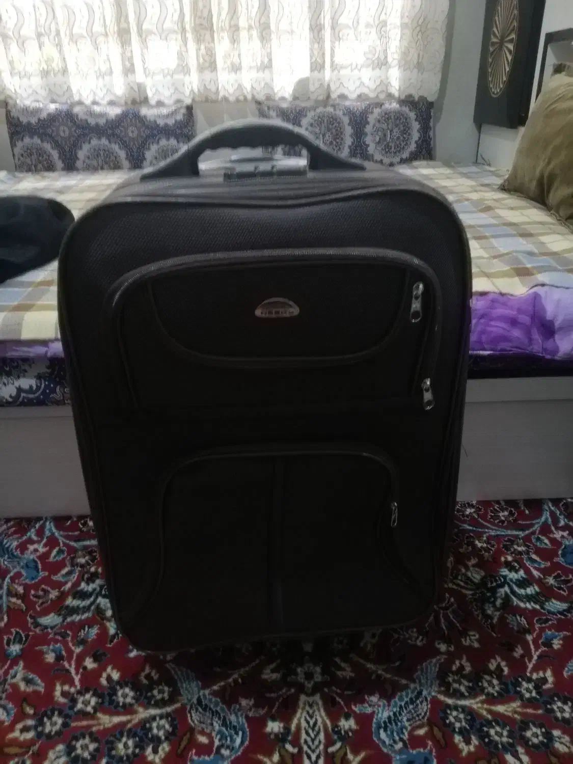 چمدان در حد نو|کیف، کفش، کمربند|ملایر, |دیوار