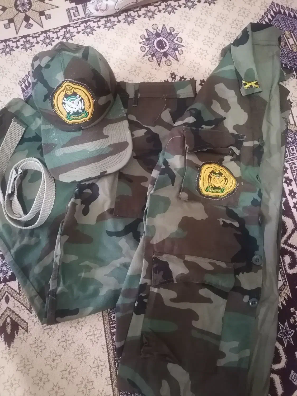 لباس ارتشی|لباس|گلپایگان, |دیوار