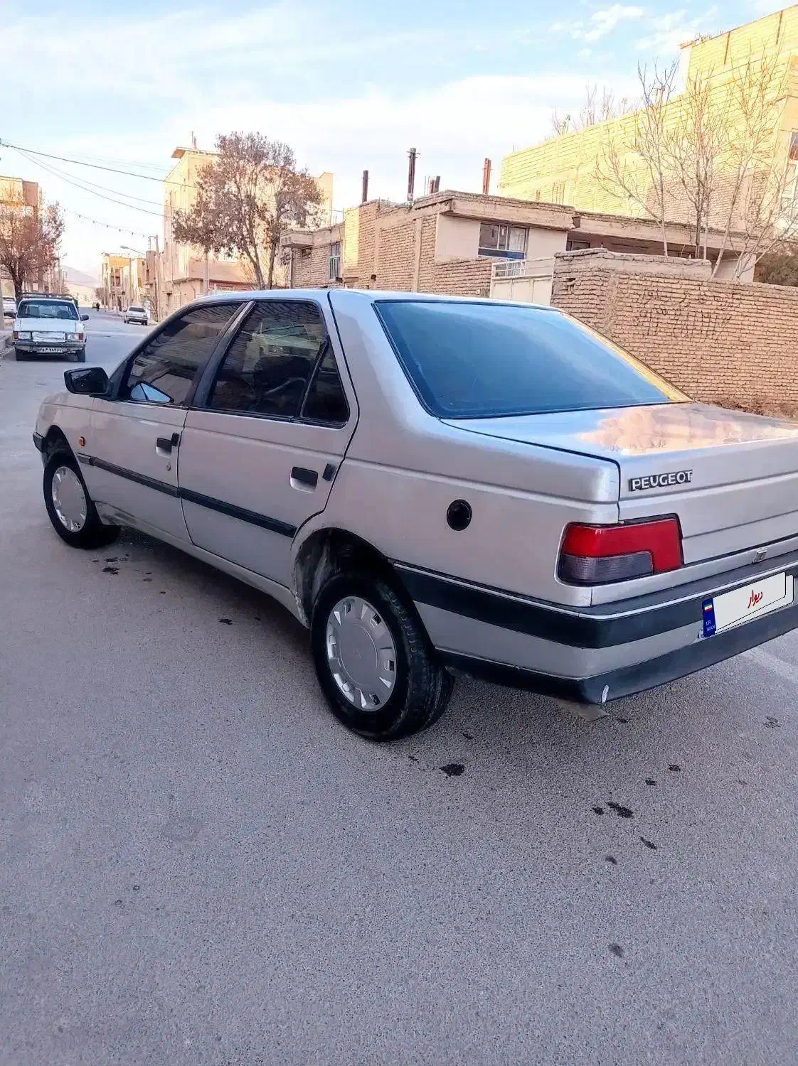 پژو405نقره ای|خودرو سواری و وانت|شهرکرد, |دیوار