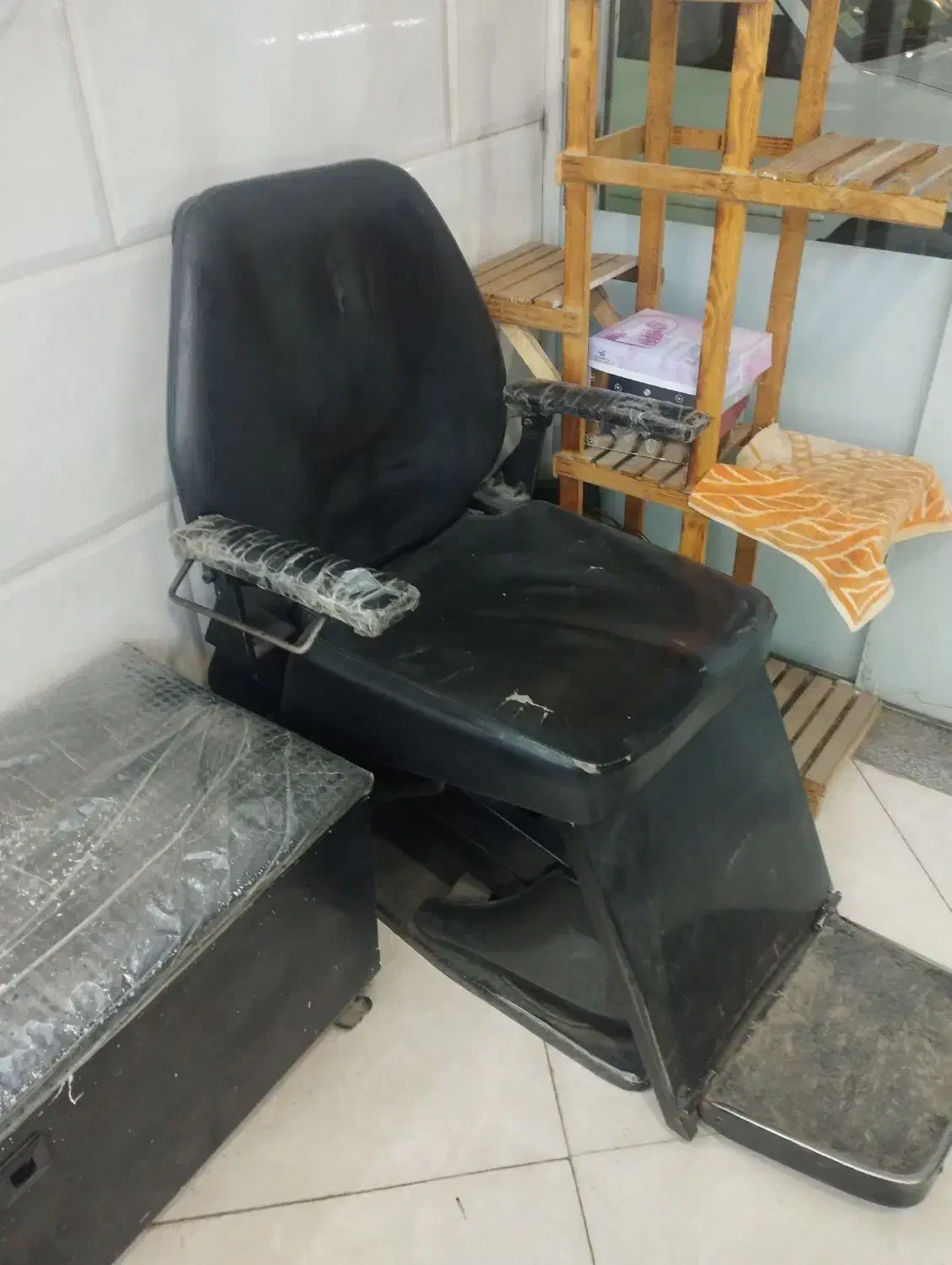 صندلی آرایشگاه|آرایشگاه و سالنهای زیبایی|مشهد, رده|دیوار