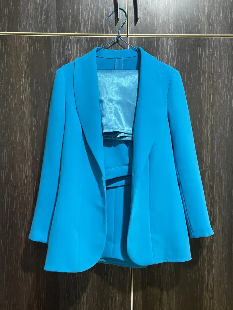 لباس|لباس|سیرجان, |دیوار