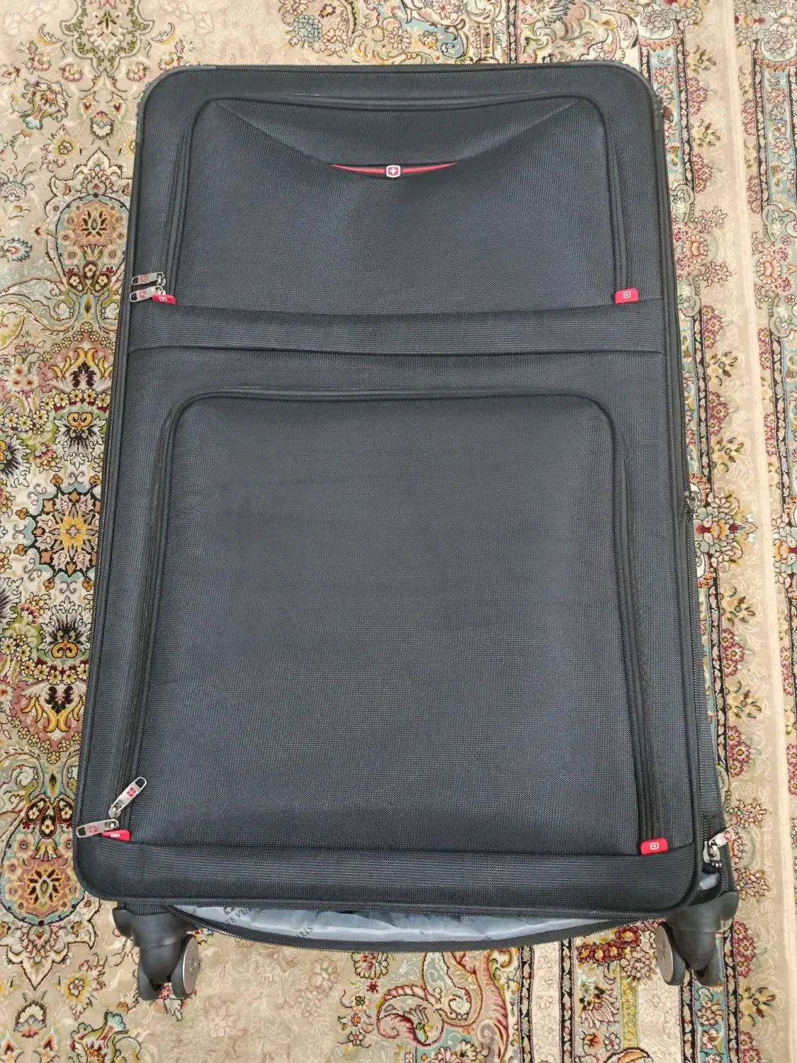 چمدان بزرگ|کیف، کفش، کمربند|ری, ولی آباد|دیوار