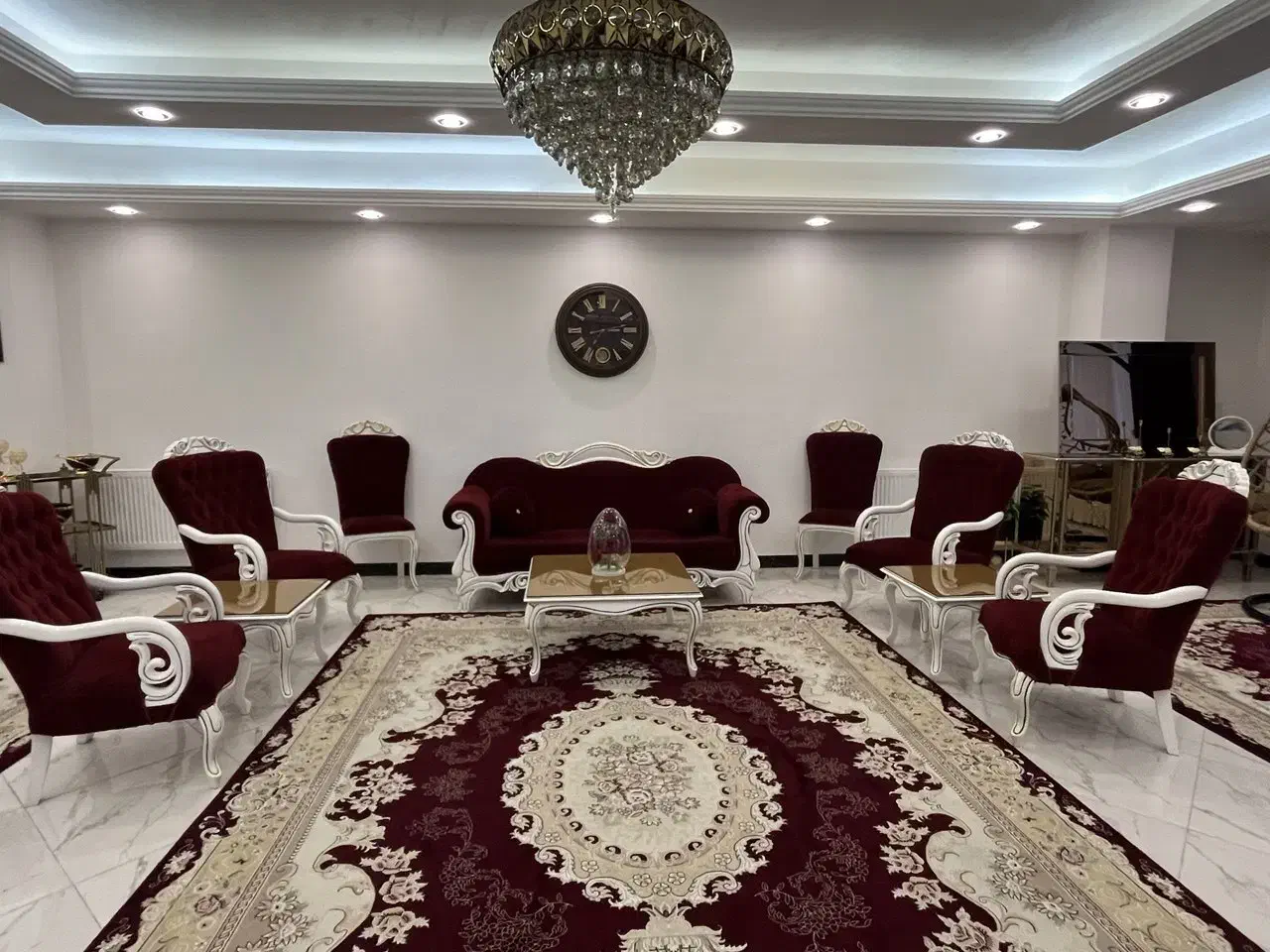 مبل ۷ نفره همراه با عسلی|مبلمان خانگی و میز عسلی|رباط‌کریم, رباط‌کریم|دیوار