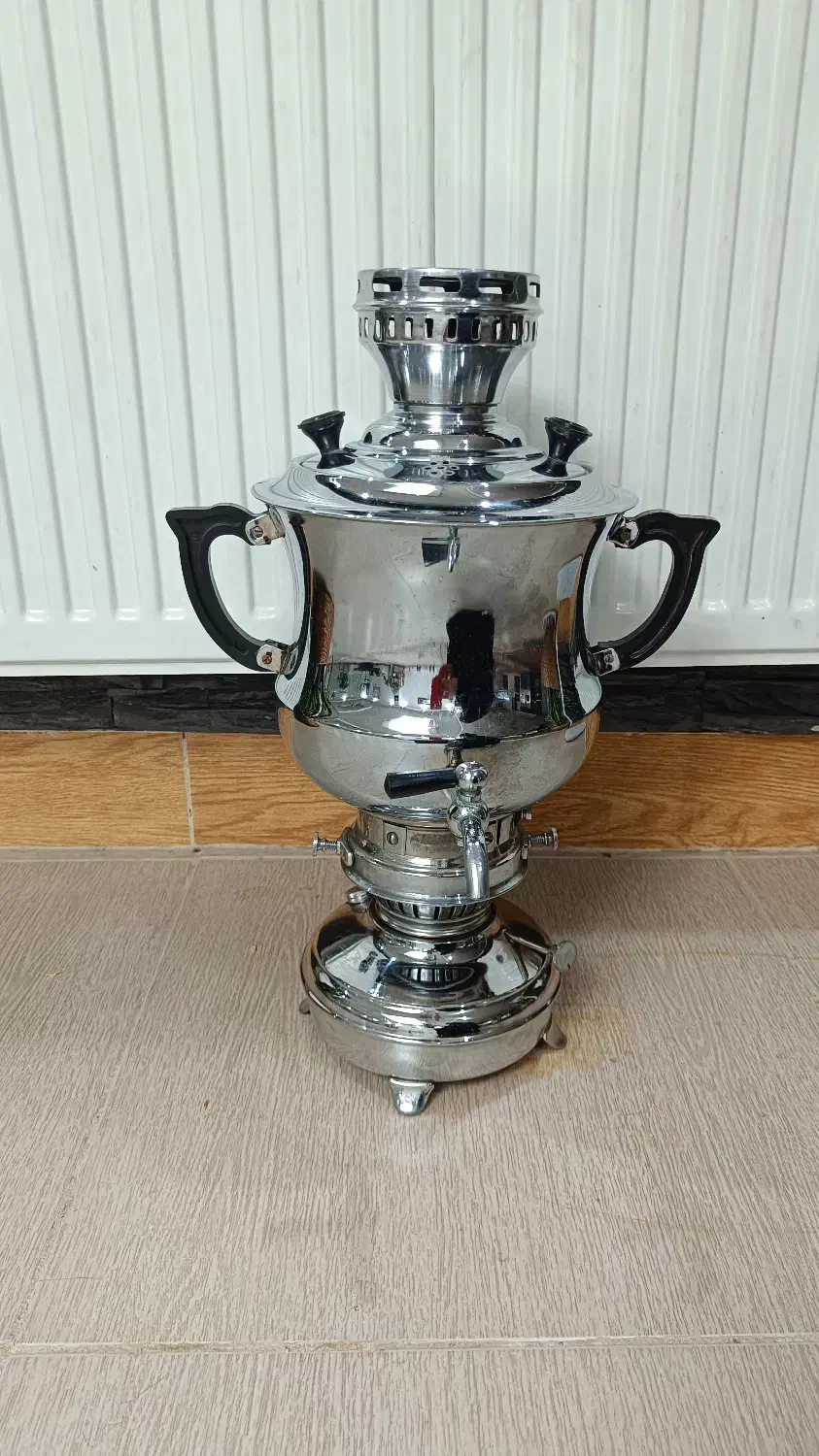 سماور نفتی قدیمی تمام برنجی|کلکسیون اشیاء عتیقه|یاسوج, |دیوار