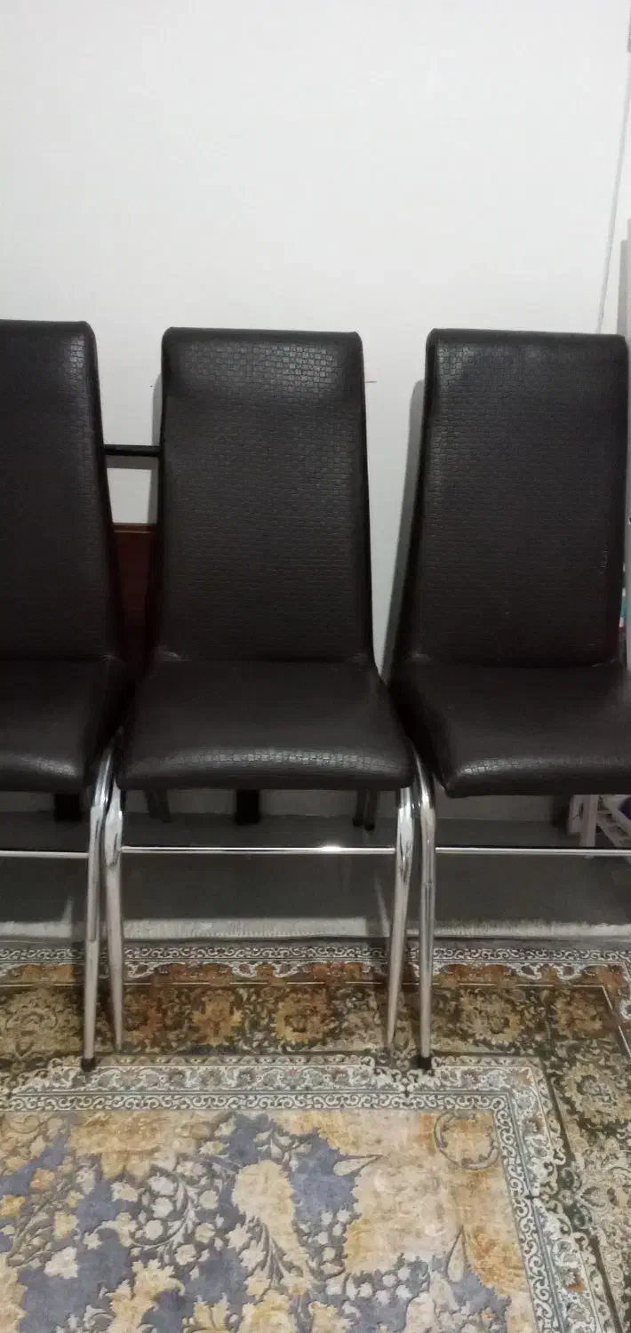۳عدد صندلی چرم مناسب همه جا|میز و صندلی غذاخوری|مهاباد (آذربایجان غربی), |دیوار