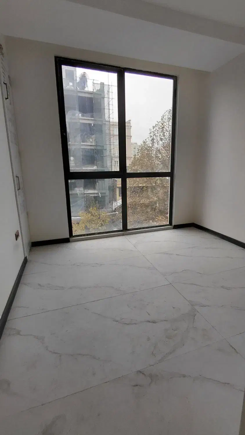 هروی / ۱۳۰ متر ۳ خواب / نوساز زیر قیمت