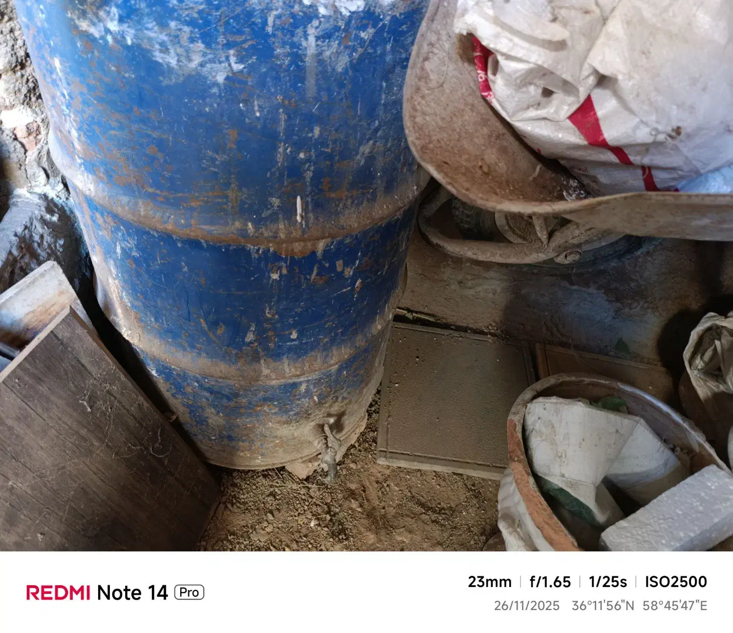 بشکه و فرغون|مصالح و تجهیزات ساختمان|نیشابور, شهرک رضوی|دیوار