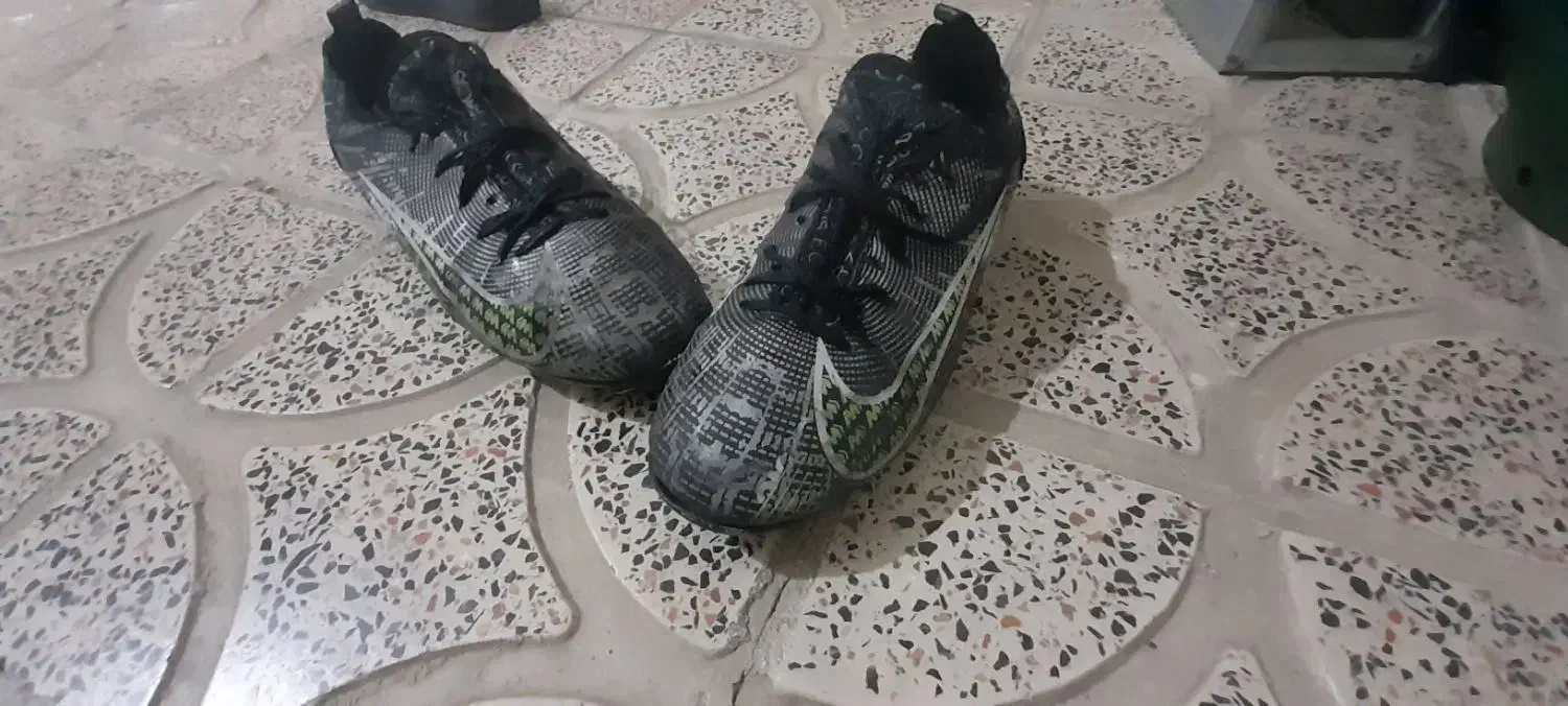 استوک چمنی|کیف، کفش، کمربند|دورود, |دیوار