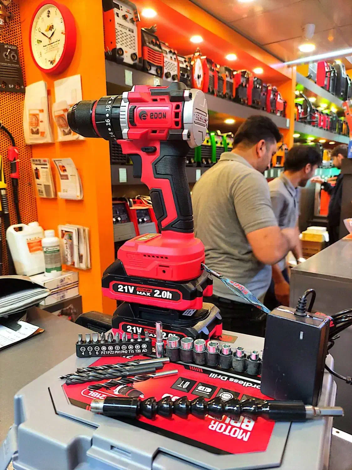 دریل شارژی 21 ولت ادون ادن 2 باطری (چکشی) بالوازم|ماشین‌آلات صنعتی|مشهد, کوشش|دیوار