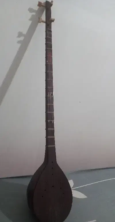 سه تار عتیقه با مهر|سازهای سنتی|اسلام‌شهر, صادقیه|دیوار