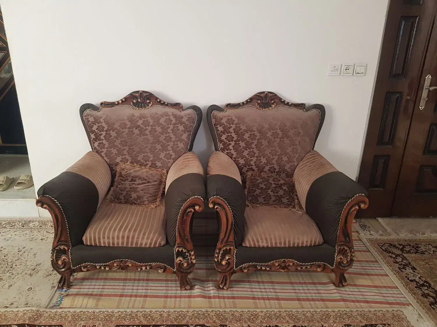 فروش مبل ۷ نفره تمیز|مبلمان خانگی و میز عسلی|جهرم, |دیوار