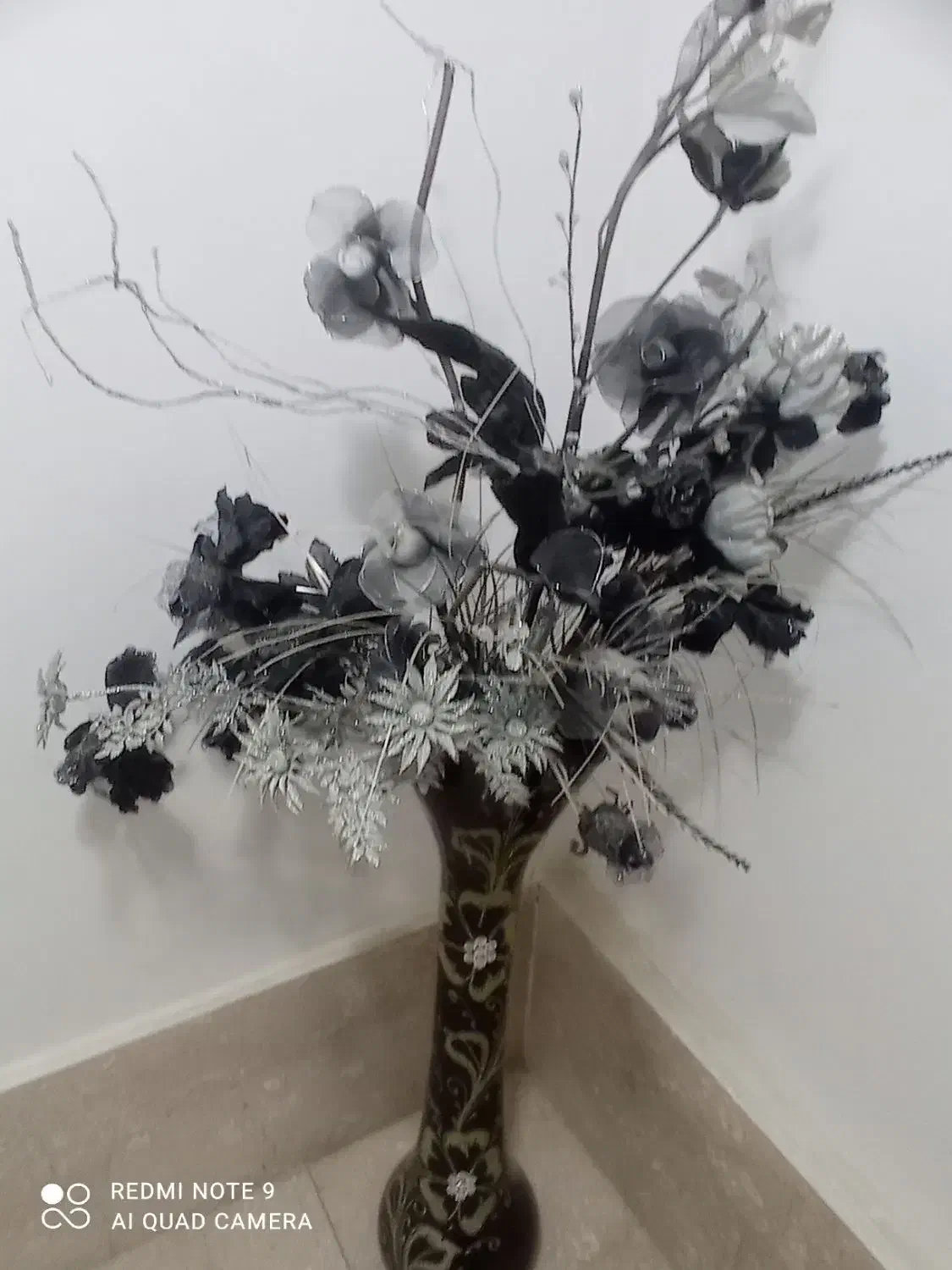 دو عدد گلدان|گل مصنوعی|خوی, |دیوار