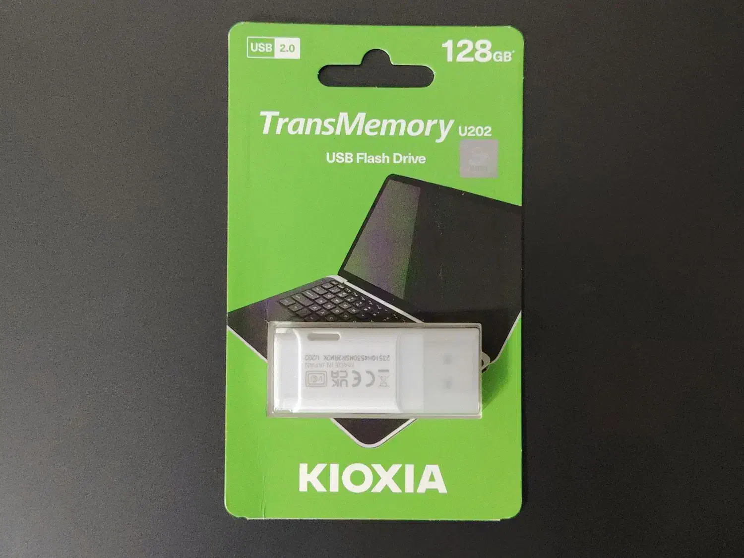 فلش  KIOXIA|قطعات و لوازم جانبی رایانه|نجف‌آباد, باغ ملی|دیوار