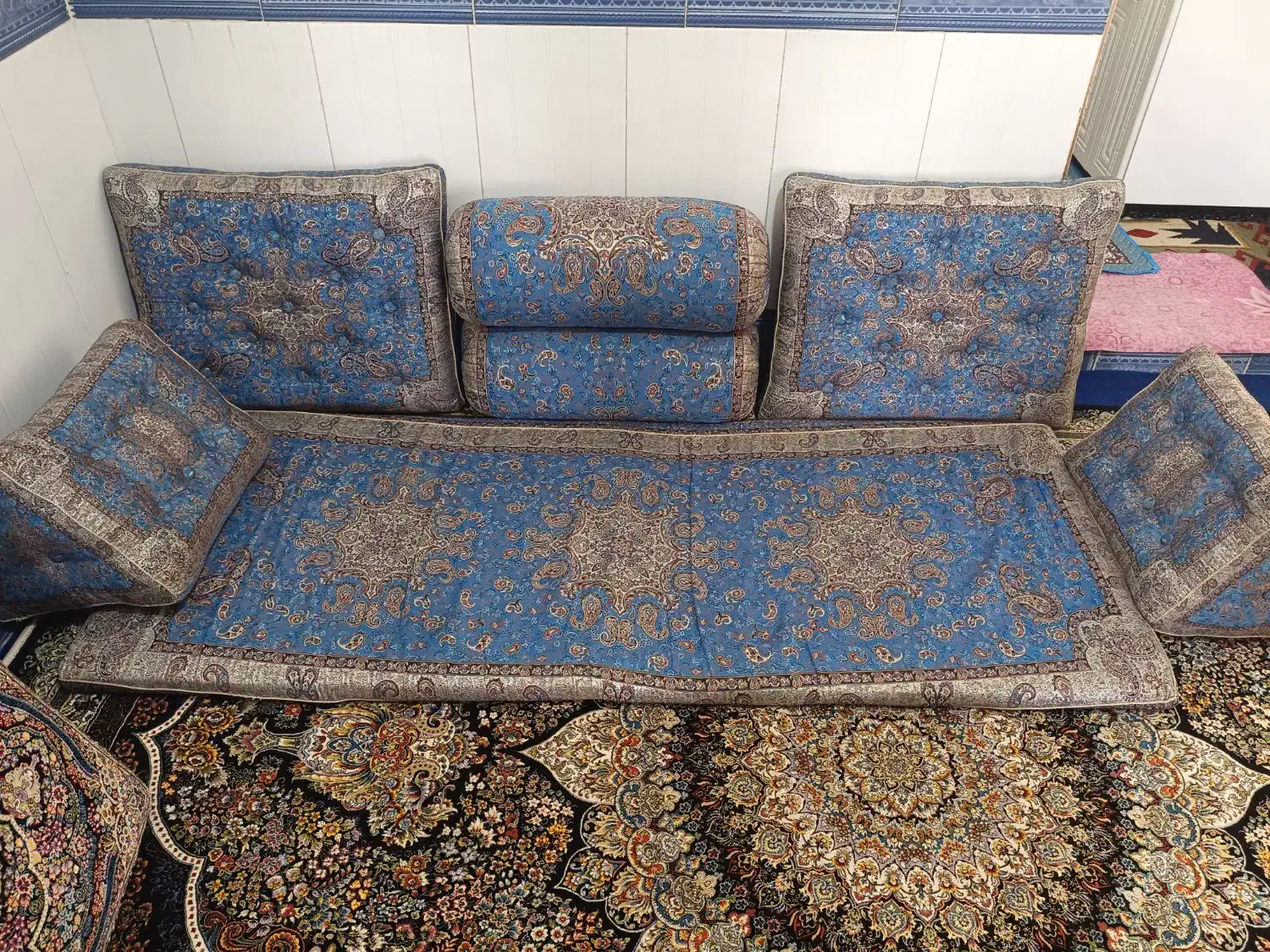 پشتی|پشتی|قم, ولیعصر|دیوار