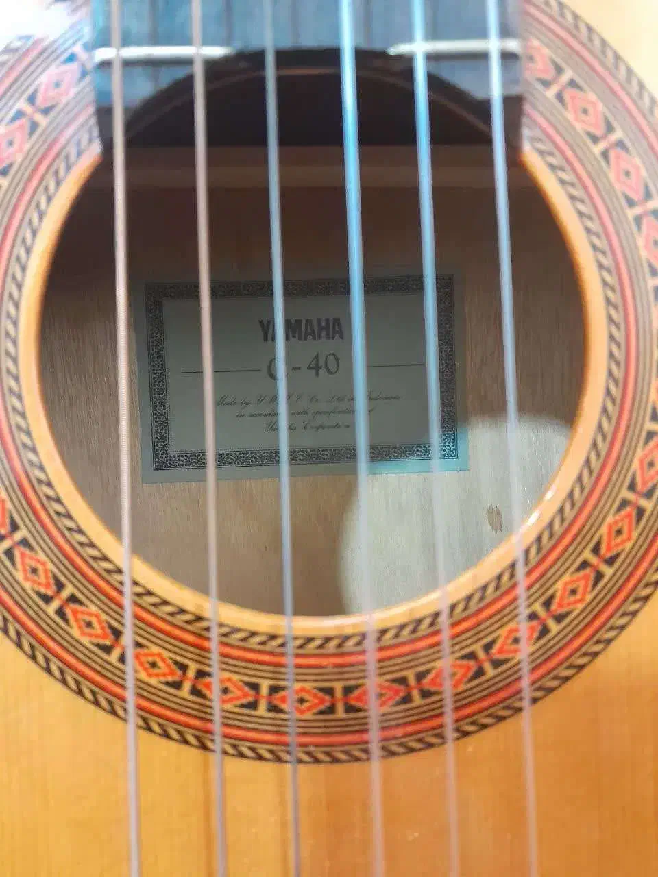 گیتار اصل c40یاماها|گیتار، بیس، امپلیفایر|قوچان, |دیوار
